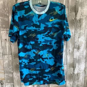 Nike dri-fit blue camo short sleeve shirt M